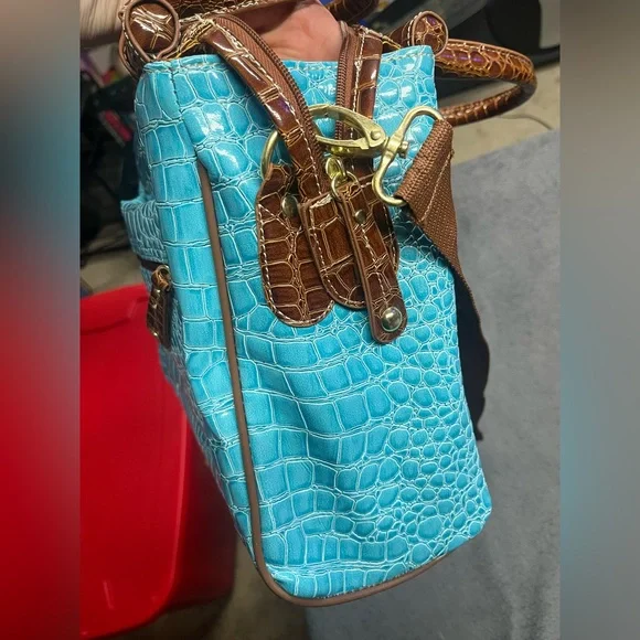 🔥 Croc-Embossed Samantha Brown Aqua Dowel Bag - Picture 5 of 10